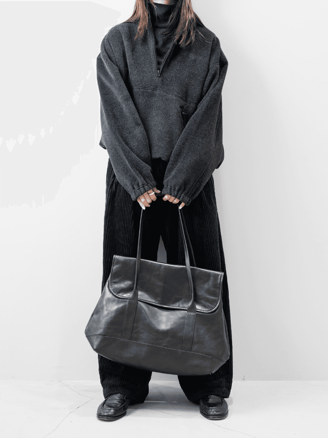 CCU ROUND TOTE BAG L SIZE BLACK(4/4)